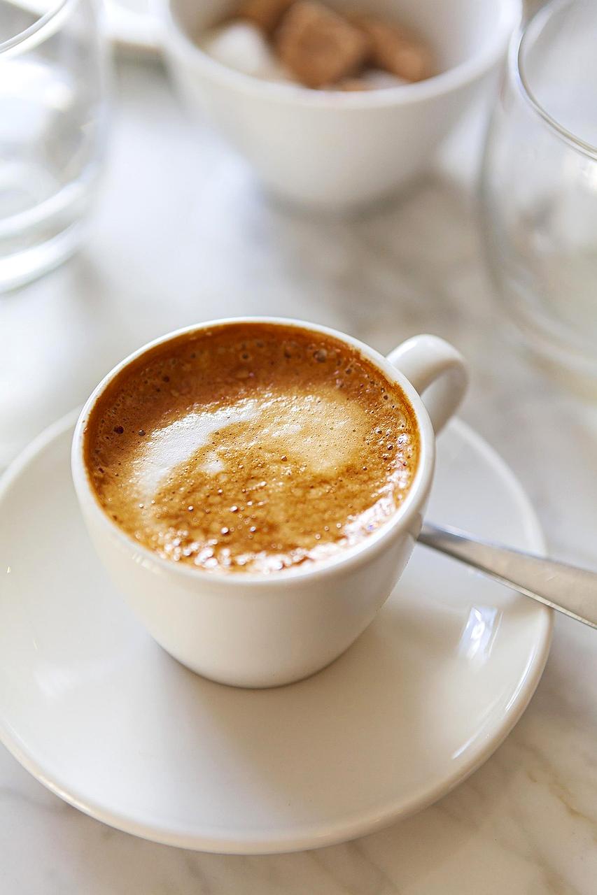 Cappuccino cremoso con latte microfoam